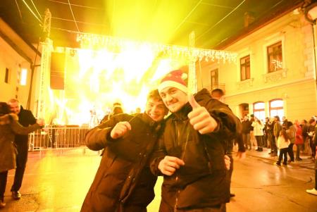 V novo leto stopili skupaj z ansamblom Galop (20)